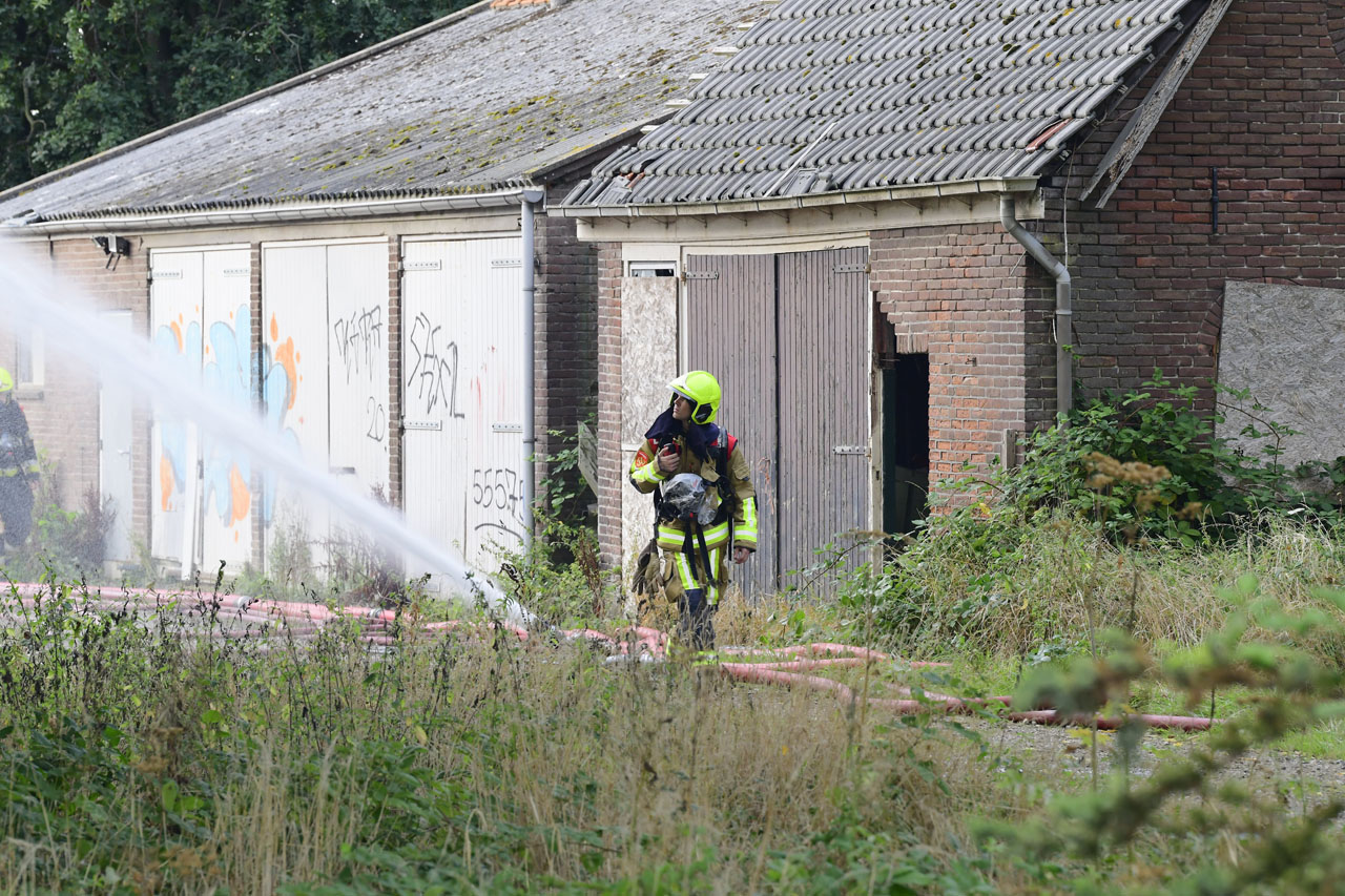 Hoofddorp – Uitslaande Brand In Leegstaande Boerderij; Asbest In Dak ...