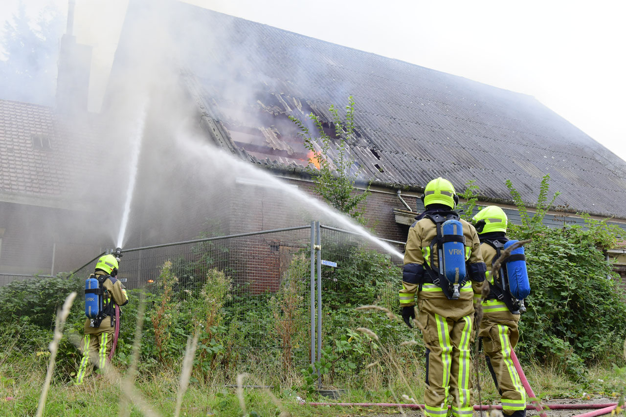 Hoofddorp – Uitslaande Brand In Leegstaande Boerderij; Asbest In Dak ...