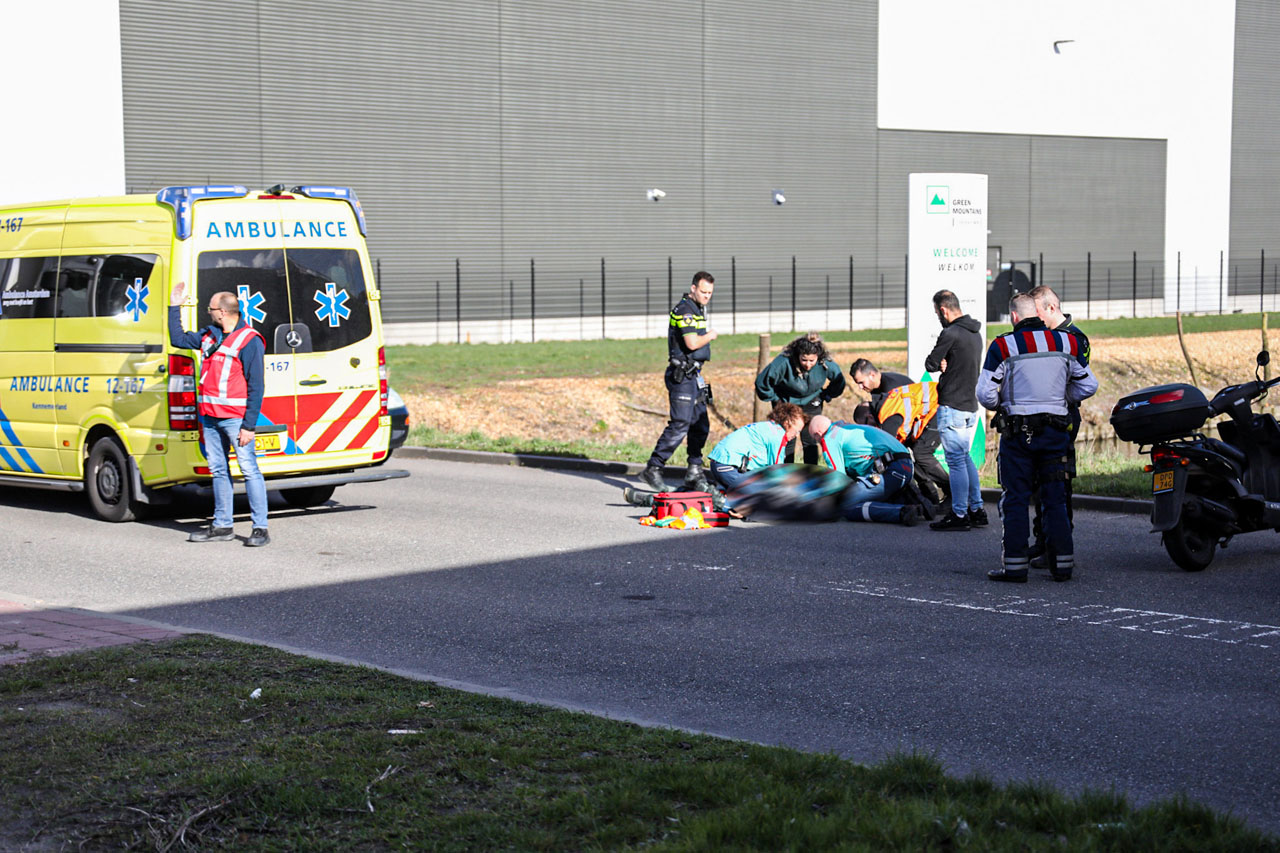 Schiphol-Rijk – Scooterrijder Gewond Na Aanrijding Met Personenwagen ...