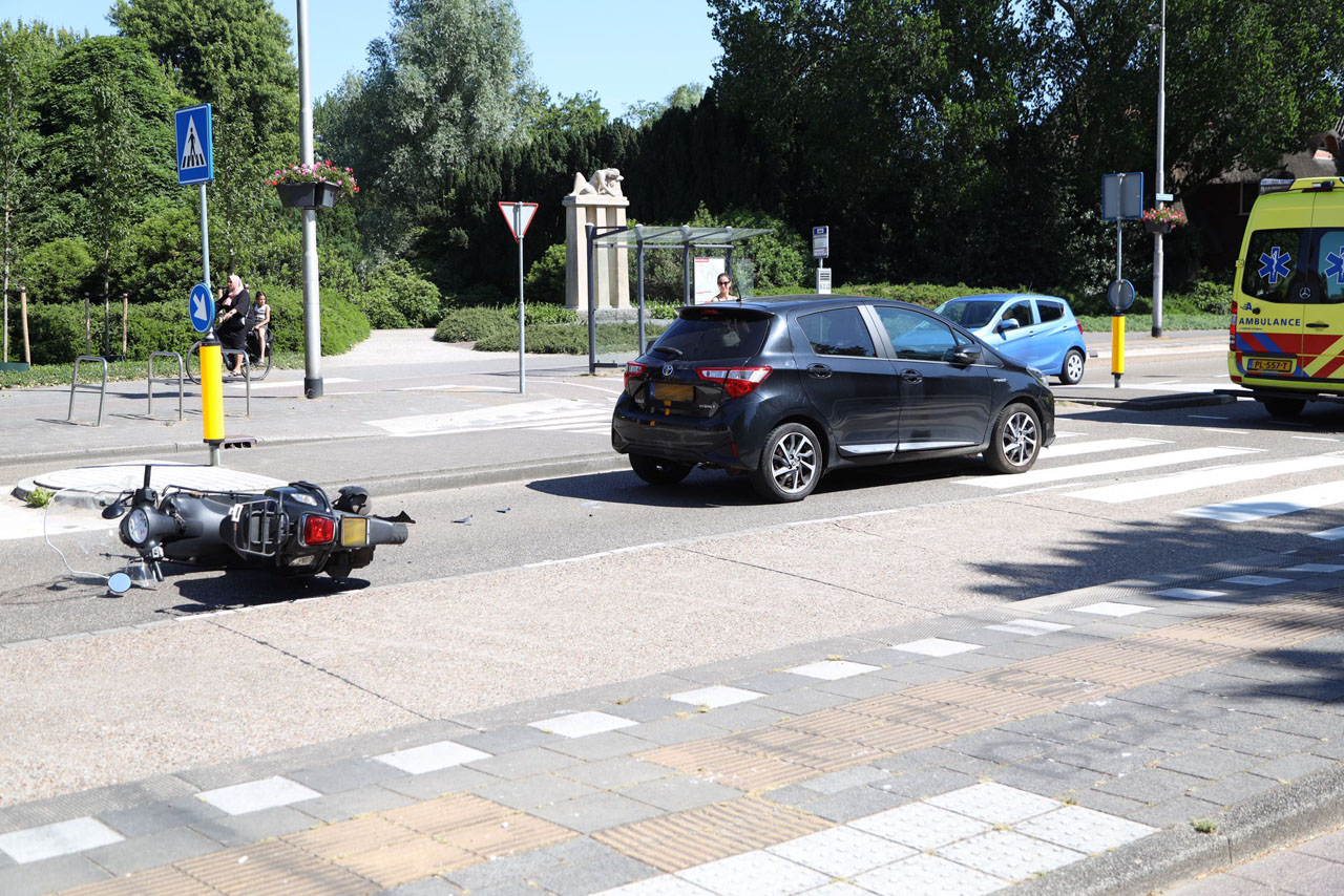 Amstelveen – Scooterrijder Gewond Na Kop-staartbotsing Amsterdamseweg ...